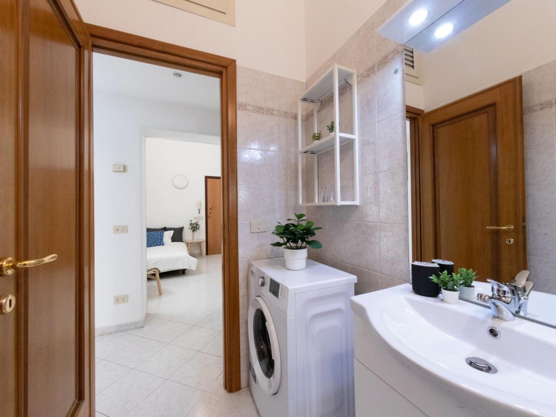רומא The Best Rent - Lovely Two-Bedroom Apartment Near Termini Station מראה חיצוני תמונה
